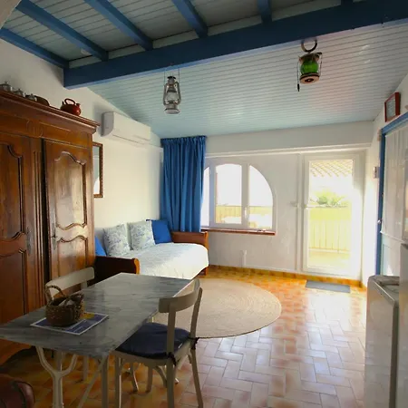 Le Poisson Bleu アパート